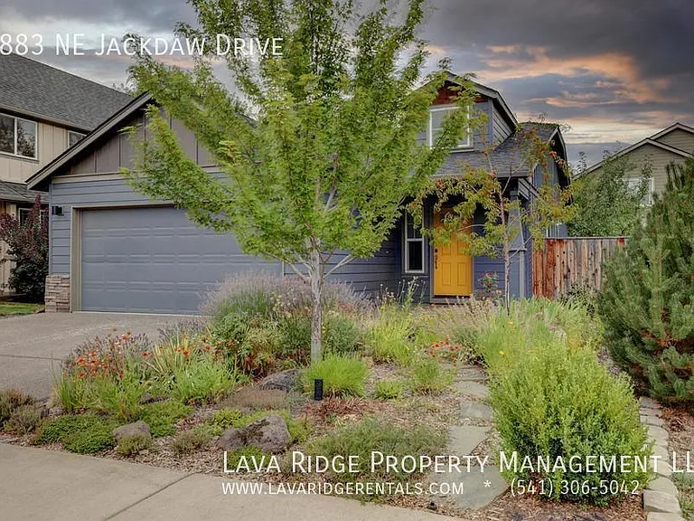 2883 NE Jackdaw Dr — Photo 2