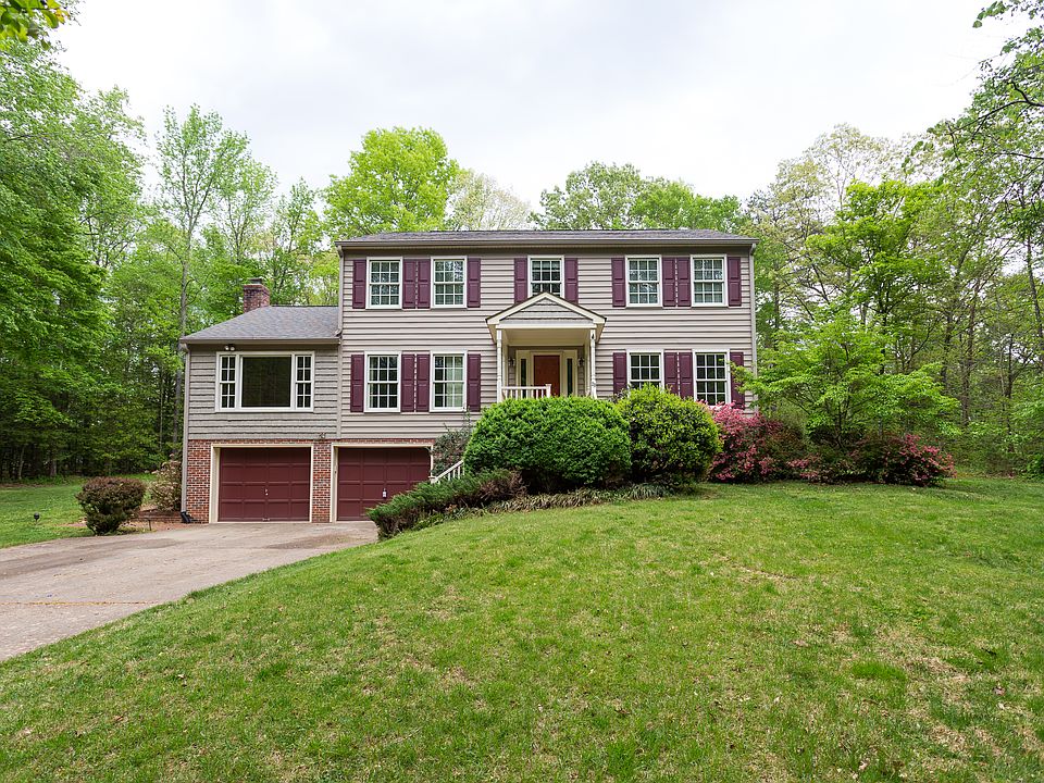 1st image of 20 Holly Tree Ln