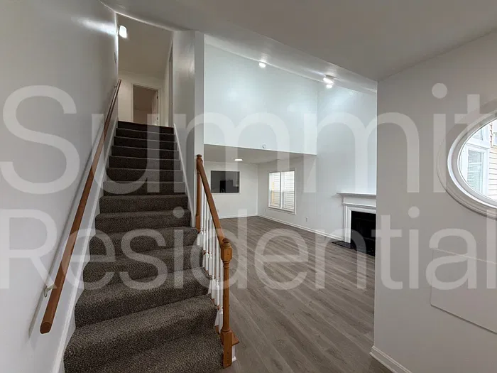 3 bed, 2.0 bath, 1484 sqft, $1,995 — Photo 3