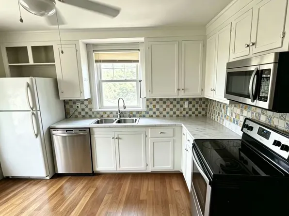 412 Waterman Ave #2L, East Providence, RI 02914