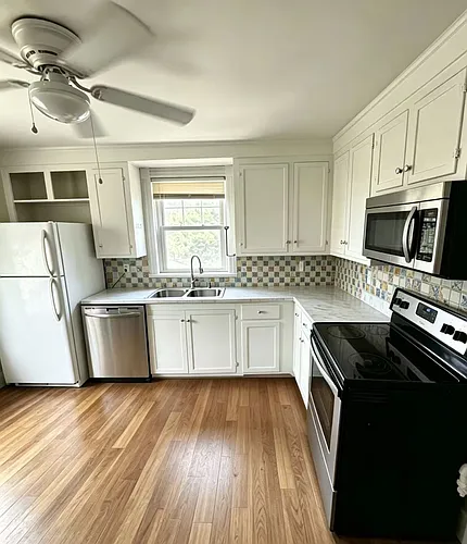 412 Waterman Ave #2L Photo 1