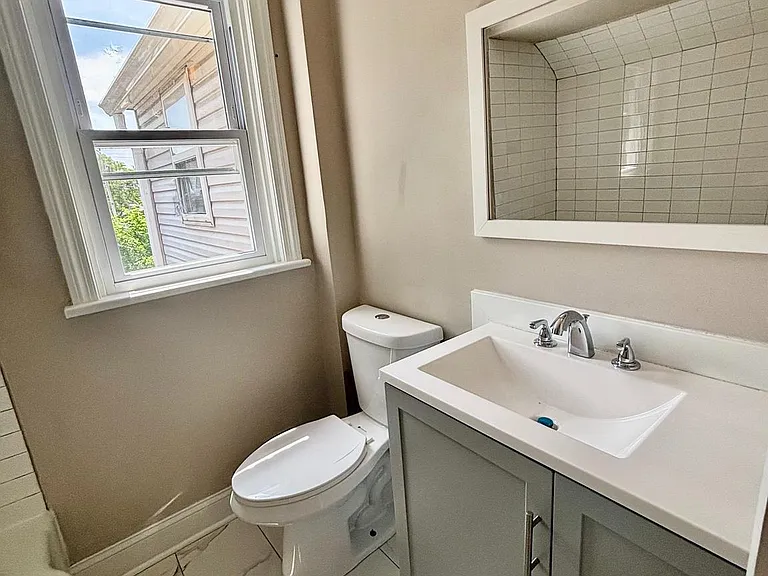 6828 Oxford Ave #2 — Photo 13