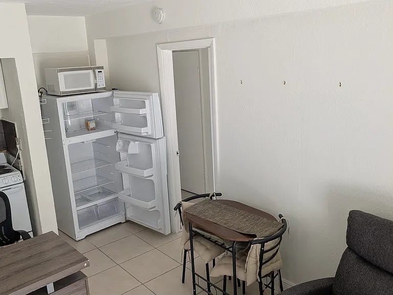 225 Salamanca Ave #2 — Photo 7