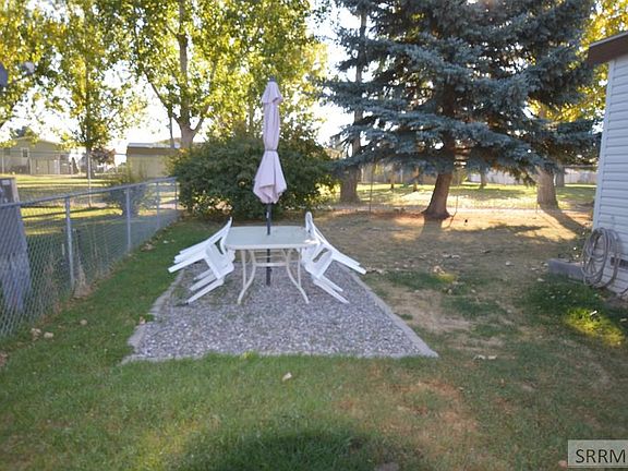 4th image of 2064 N Pinewood Dr