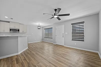 Legance - Lot 9 - 2008 Southridge Avenue - C — Photo 3