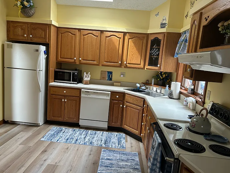 Arrowhead Ln — Photo 20