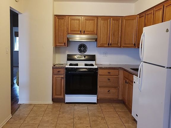 2nd image of 25-15 35th St #2