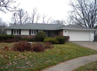 1625 Lori St, Dubuque, IA 52001