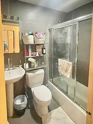 Rented by Hagstrom Management Inc | media 7