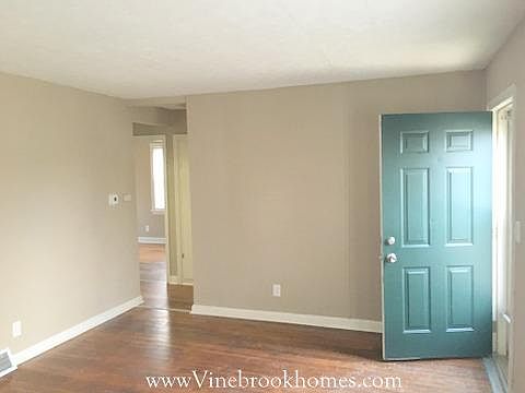 3rd image of 127 Skyview Dr