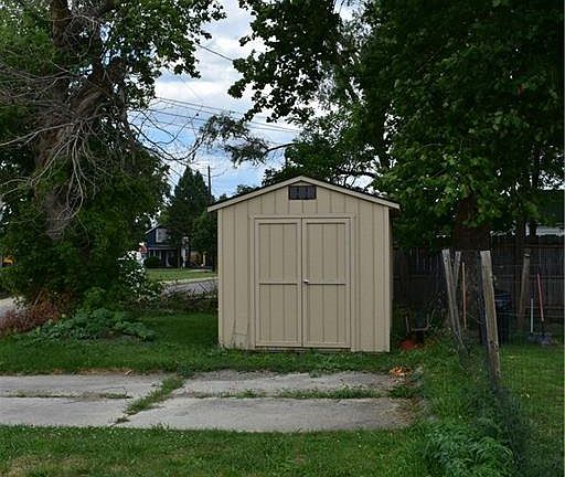 2nd image of 817 N Depot St