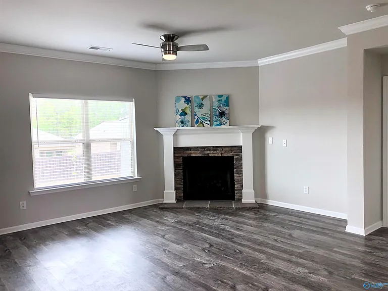 14604 London Ln — Photo 6