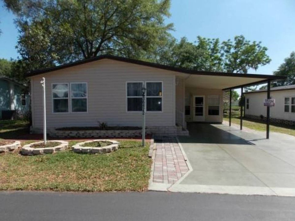 1st image of 36422 Arbor Oaks Dr