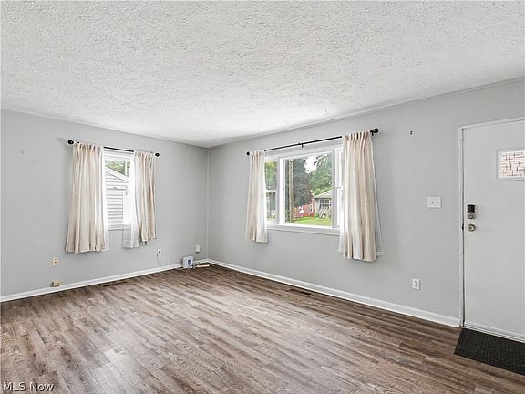 5th image of 2180 Schubert St