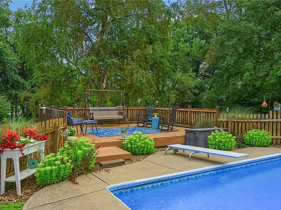 5th image of 2425 Clearview Dr