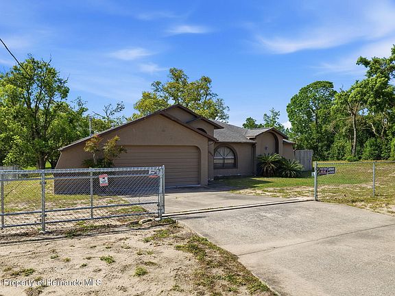 4th image of 10464 Maderia St