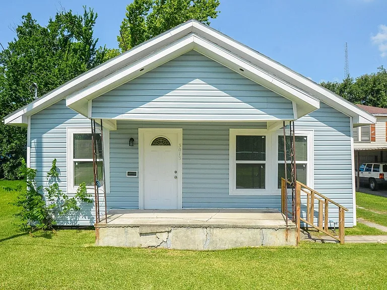3013 Brackenridge St — Photo 2
