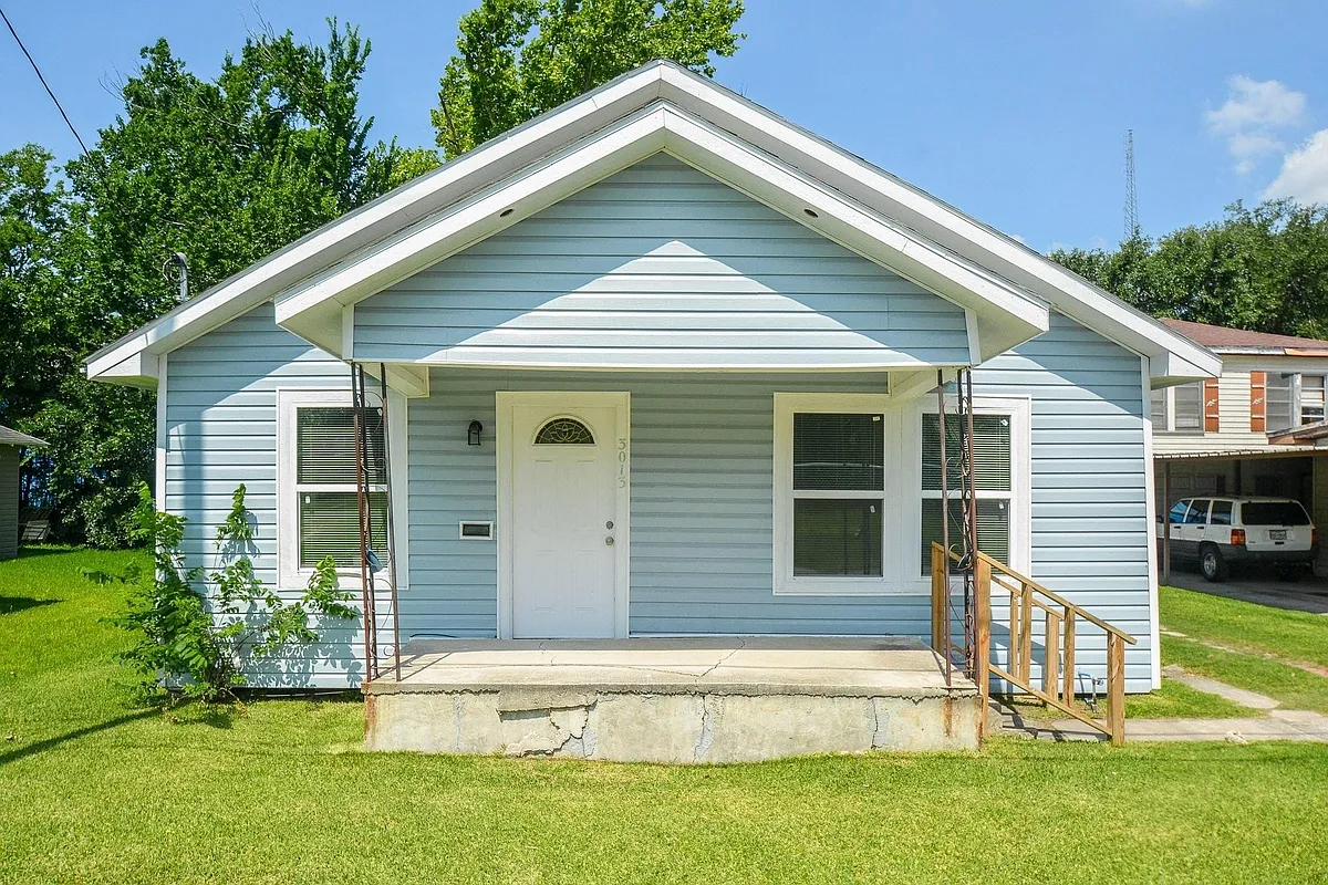 Building Photo - 3013 Brackenridge St