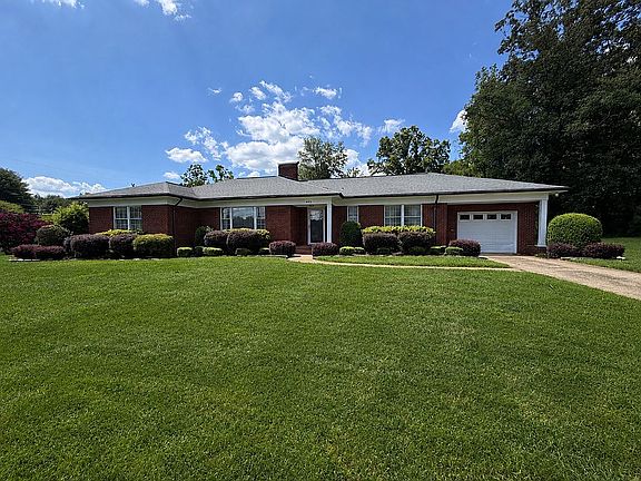2nd image of 403 Lower Creek Dr NE
