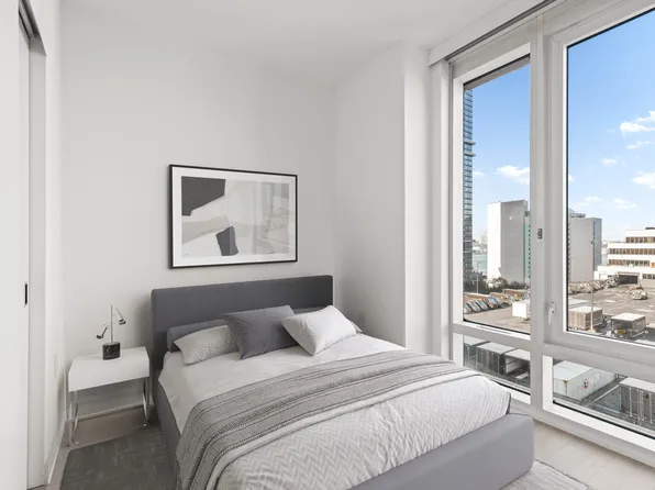 555 West 43rd Street image 3 of 19