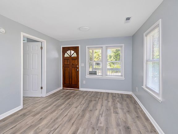 3rd image of 124/126 Carver St