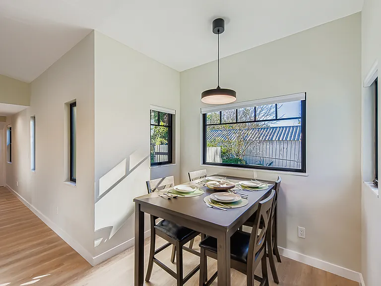 1656 York Dr — Photo 6