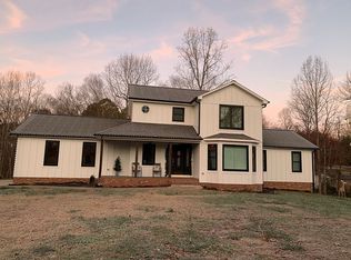 570 Robinhood Rd, Maiden, NC 28650