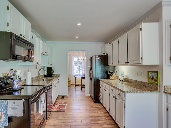 5th image of 6077 Greenway Ct