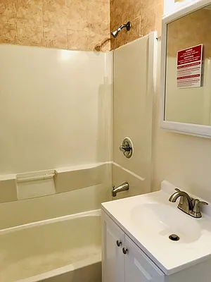 Rented by Evergreen Realty & Investments | media 9