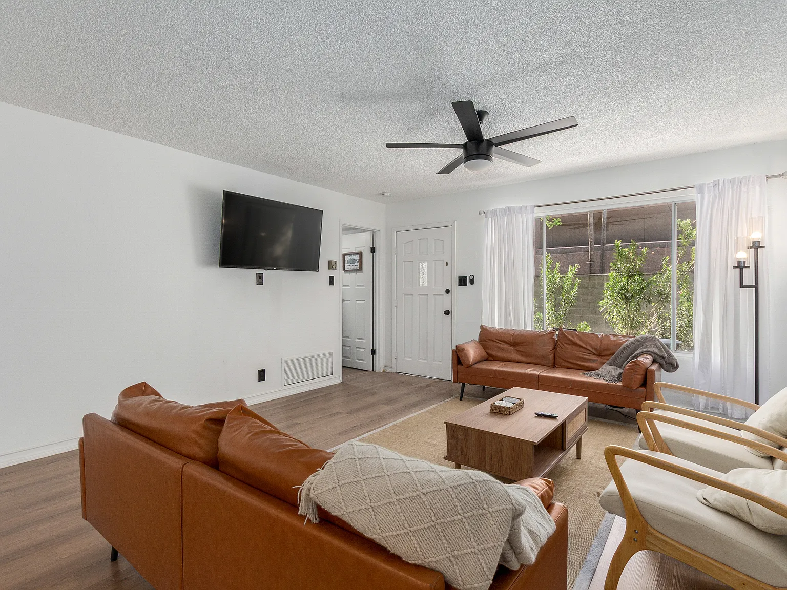 2 bed, 1120 sqft, $1,775 — Photo 2