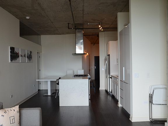 5th image of 50 E 16th St Unit 812