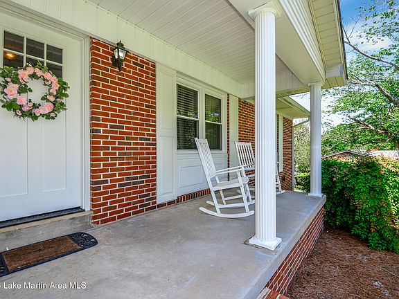 5th image of 368 Fairlane Cir