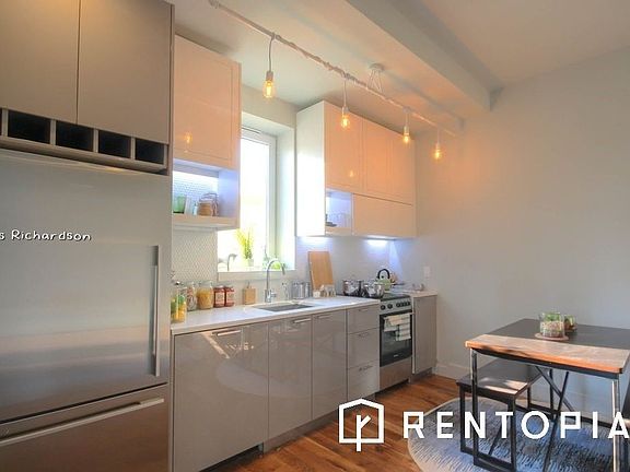 4th image of 1038 Greene Ave #6FF