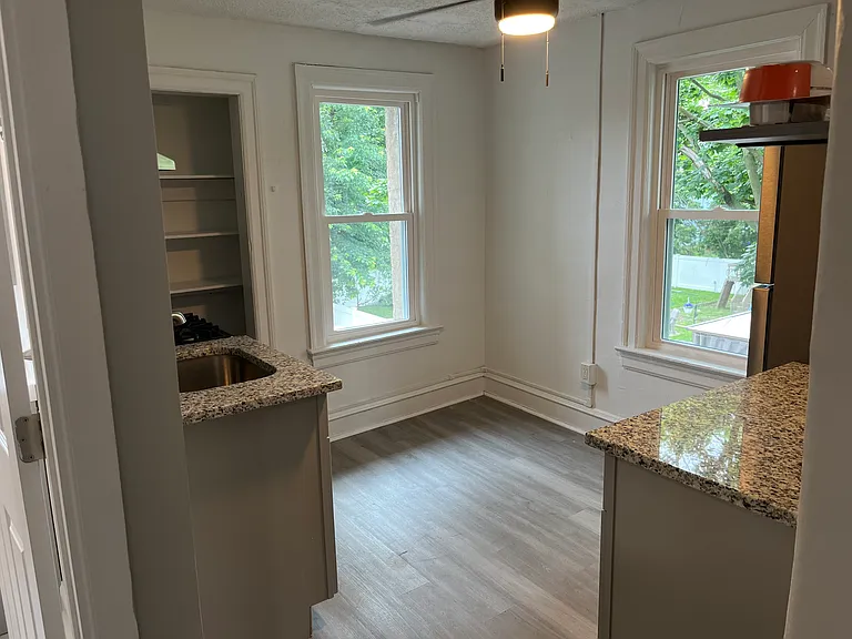 409 Newton Ave #2 — Photo 8