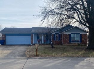101 Spencer Ct, Saint Peters, MO 63376