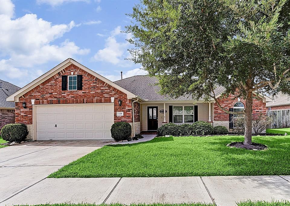 1st image of 228 S Lantana Cir