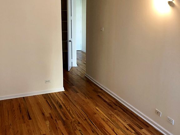 3rd image of 826 W Wilson Ave #4600-712