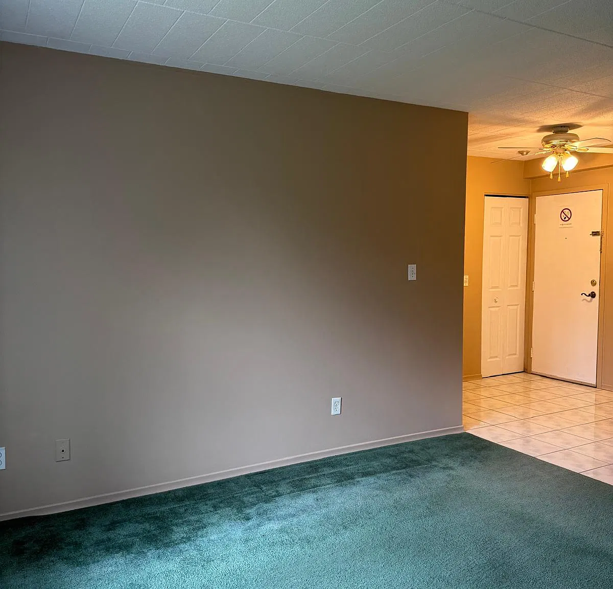 2 bed, $1,400 — Photo 1