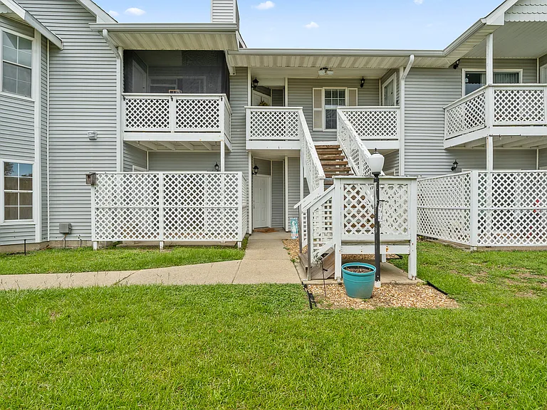 601 E Burgess Rd #H3 — Photo 1