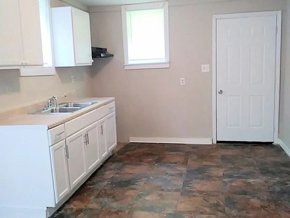 5th image of 1008 Walk Rd