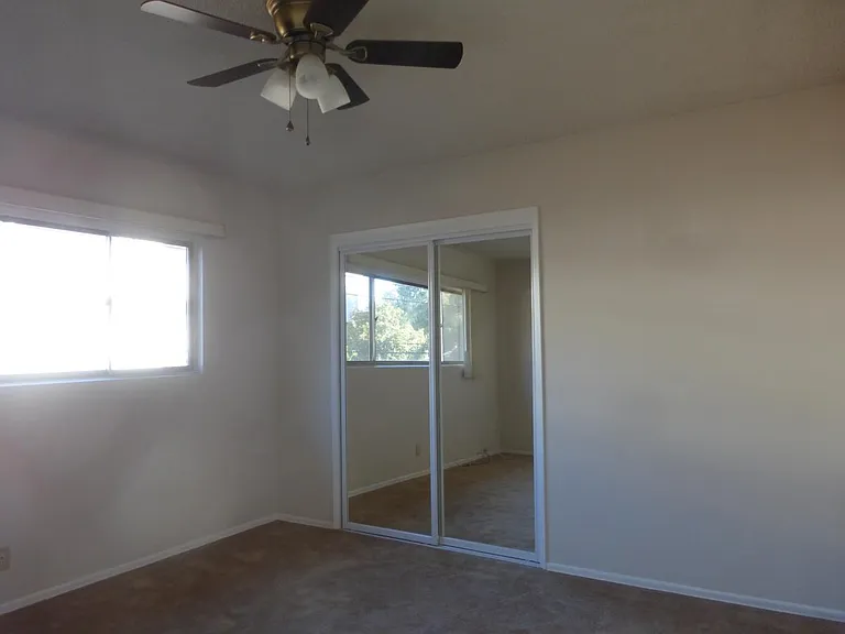1622 Grismer Ave #G — Photo 14