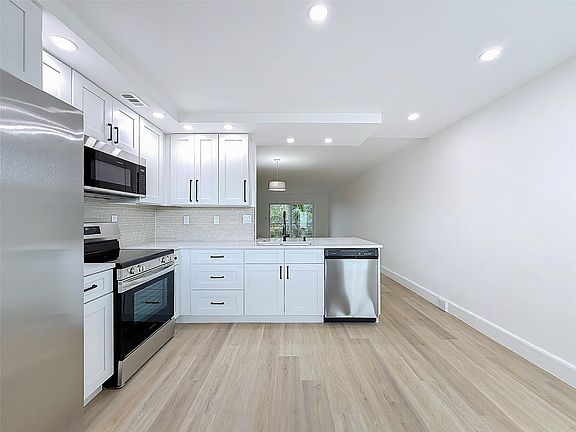5th image of 2803 Victoria Way #G3