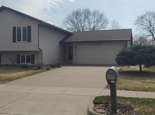 1920 Esther Dr, Onalaska, WI 54650