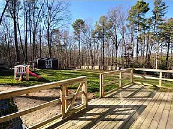 3rd image of 300 Pagebrook Dr