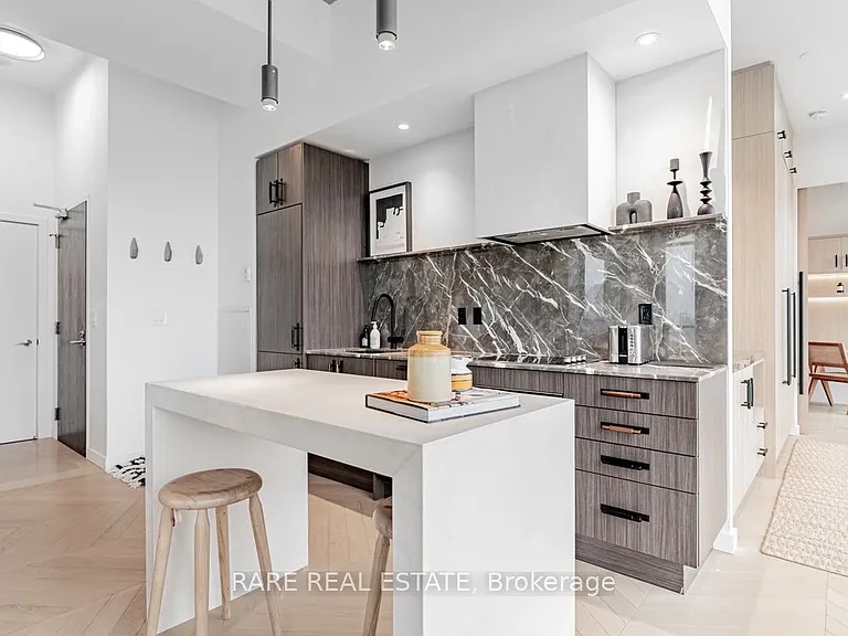 297 College St #Penthouse 5 — Photo 14