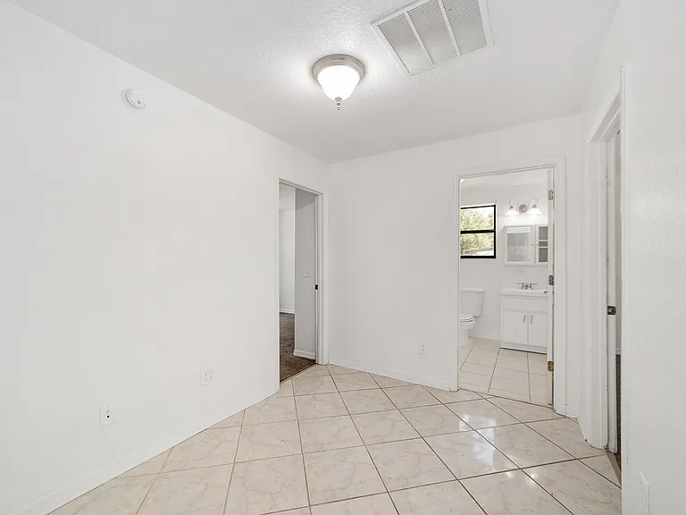 12136 SW 41st Pl — Photo 7