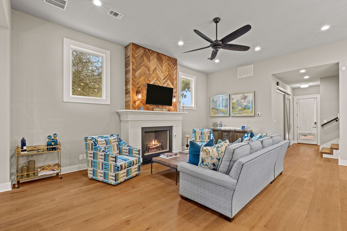 next background image