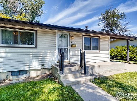 Vinyl Siding! Low maintenance!