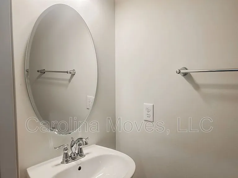 415 Huntingdale Pl — Photo 6