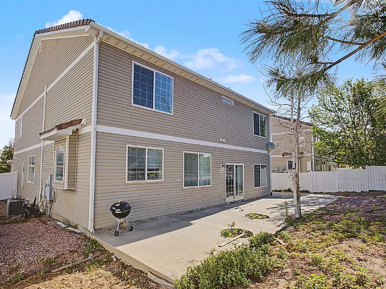 21390 E 48th Pl — Photo 30